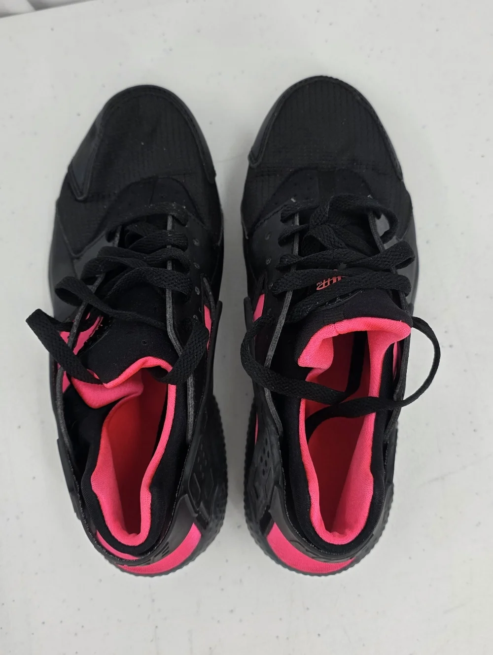 Nike‎ Air Huarache Run Premium Size 6.5 Youth 8 Women's Black Pink 654275-037.